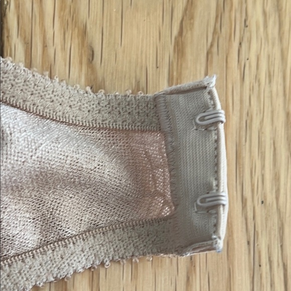 Chantelle Lace & Lined Underwire Bra - Cream 34C - Picture 9 of 10